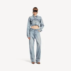 Damejeans med vridde sømmer i bleket lysblått