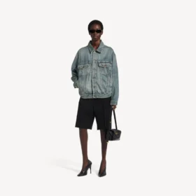 Denim-jakke for damer i skitten vintageblå
