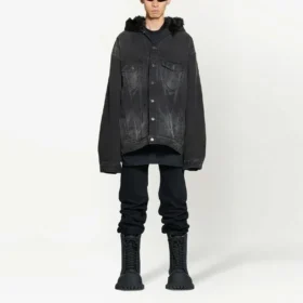 Denim-jakke med hette og knapper, bleket effekt «Black» 724653TNW541129