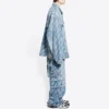Denimjakke med logo i skrift over hele «Lysblå Hvit» 681690TJW904200