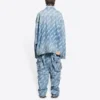 Denimjakke med logo i skrift over hele «Lysblå Hvit» 681690TJW904200