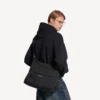 Explorer Hobo-messengerveske for menn i svart