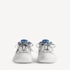 Hamptons-sneakers for menn i slitt look, i hvitt/mørkeblått/grått