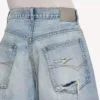 Herre-shorts i denim med presset passform i bleket lysblått