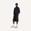 Herresneaker i størrelse 3XL med anheng i hvitt/gult/sølv/svart