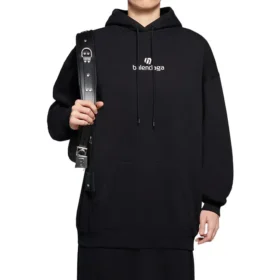 Hettegenser med lange ermer og alfabet-trykk, svart 578135TJVE11034 Hettegenser med lange ermer og alfabet-trykk, svart 578135TJVE11034