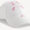 «i<3 u»-cap for menn i hvitt