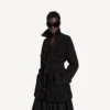 Kort trenchcoat i kokongmodell for damer i svart