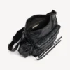 Le City-crossbodyveske for menn med flere lommer, medium, i svart
