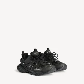 Men’s Track sneaker med piercinger i svart