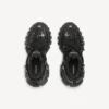 Men’s Track sneaker med piercinger i svart