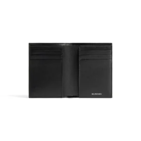 Monaco vertikal bifold-lommebok «Black» 7665512AAS81000 Monaco vertikal bifold-lommebok «Black» 7665512AAS81000