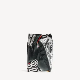 Passholder for menn i svart med «chips»-motiv