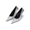 Pumps med preget firkantet snitt «Silver» 572879WBB208100