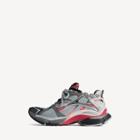 Runner-sneakers for menn i grå/rød/svart