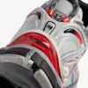Runner-sneakers for menn i grå/rød/svart