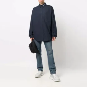 Skjorte med logo på kragen, lange ermer og knapper «Navy» 671586TYB184100