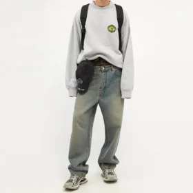 Sporty B Crest Logo-genser med rund hals «Grey» 671125TLV601300