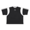 Sporty B T-skjorte med boksaktig passform «Black White» 699182TMVC41070