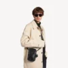 Superbusy vertikal crossbody-veske for menn i svart