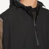 Teknisk poncho for menn i svart
