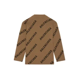 Ullstrikket genser med logo over hele, rund hals «Light Brown» 657401T32002900 Ullstrikket genser med logo over hele, rund hals «Light Brown» 657401T32002900