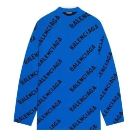 Ullstrikket genser med rund hals og logo over hele «Blue» 657400T15673964 Ullstrikket genser med rund hals og logo over hele «Blue» 657400T15673964