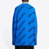 Ullstrikket genser med rund hals og logo over hele «Blue» 657400T15673964